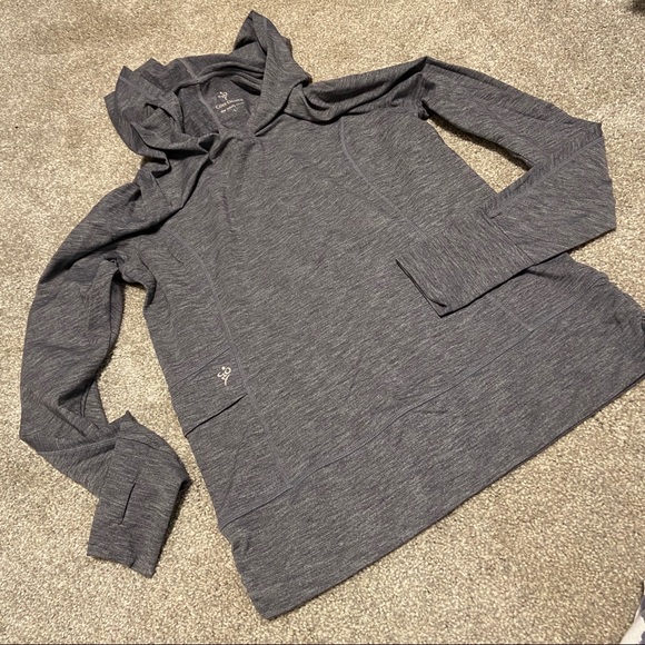 cozy orange Tops - cozy orange workout/running hooded pullover